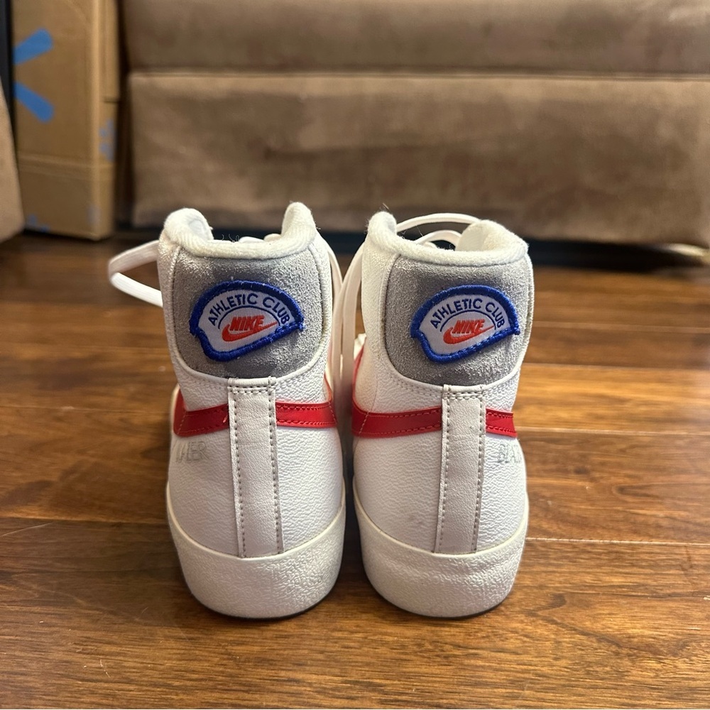 Nike Blazer Mid '77 SE (GS) Big Kids' Shoes White-Gym Red-Grey DH9700-100 Sz 7Y - Picture 3 of 9